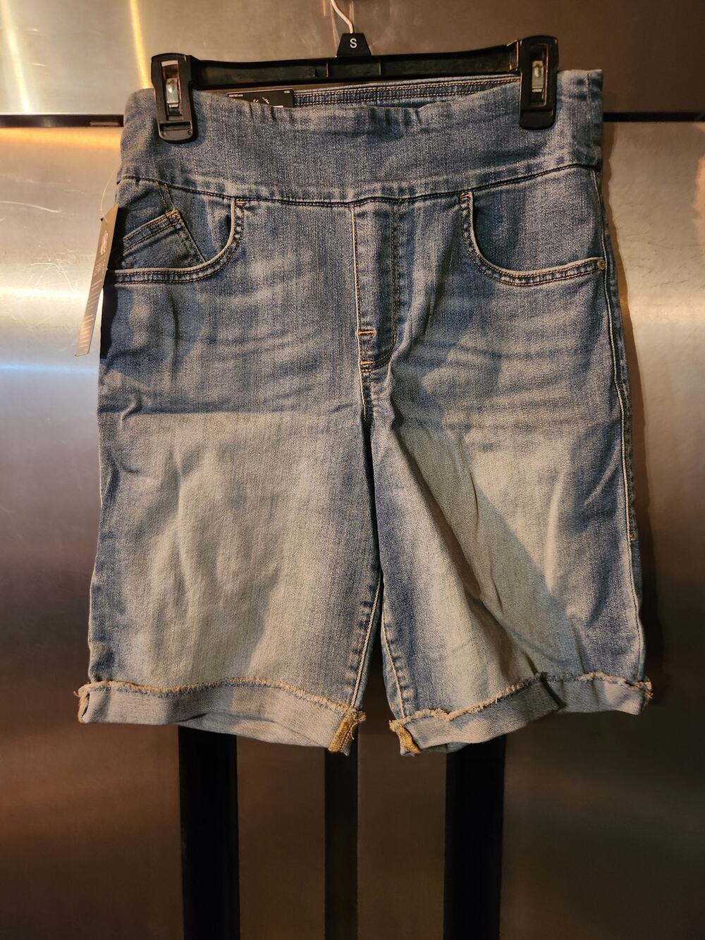 Rock & Republic Denim Rx Fever Bermuda Shorts Women's Size 10 Light Wash NWT